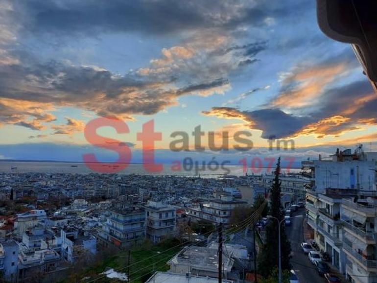 Νεφώσεις με ασθενείς βροχές κατά περιόδους σήμερα στη Θεσσαλονίκη