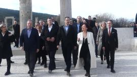 Μητσοτάκης: Παγκόσμιας σημασίας η αναστήλωση του ανακτόρου στις Αιγές - Δείτε φωτογραφίες