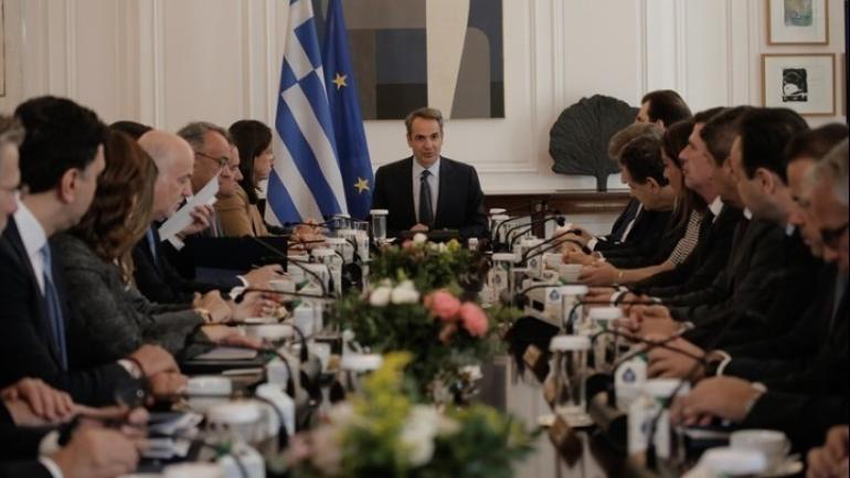 To νομοσχέδιο για τα ομόφυλα ζευγάρια στο υπουργικό συμβούλιο μετά το «όχι» της Ιεράς Συνόδου