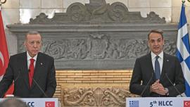 Μητσοτάκης σε Ερντογάν: Η επόμενη φάση του πολιτικού διαλόγου μπορεί να είναι η προσέγγιση για την οριοθέτηση υφαλοκρηπίδας και ΑΟΖ