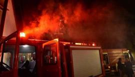 Θεσσαλονίκη: Ανήλικη έκαψε ολοσχερώς το σπίτι φίλης της επειδή... κοιμήθηκε με τον σύντροφό της