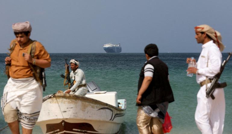 Σ. Αραβία: Επιδιώκει τον σχηματισμό διεθνούς συμμαχίας για την προστασία της ναυσιπλοΐας από τους Χούθι