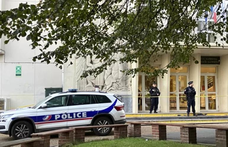 Γαλλία: Λήξη συναγερμού για βόμβα στο σχολείο όπου δολοφονήθηκε εκπαιδευτικός