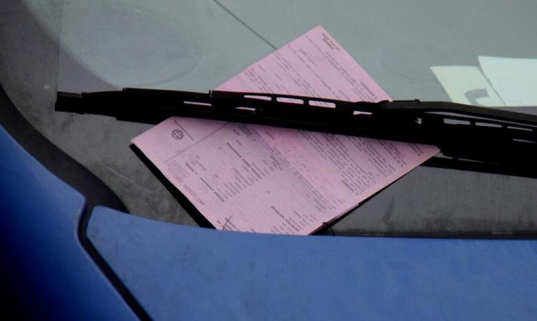 Θεσσαλονίκη: Οδηγός φορτηγού επιχείρησε να χρηματίσει αστυνομικούς για να γλιτώσει τις κλήσεις