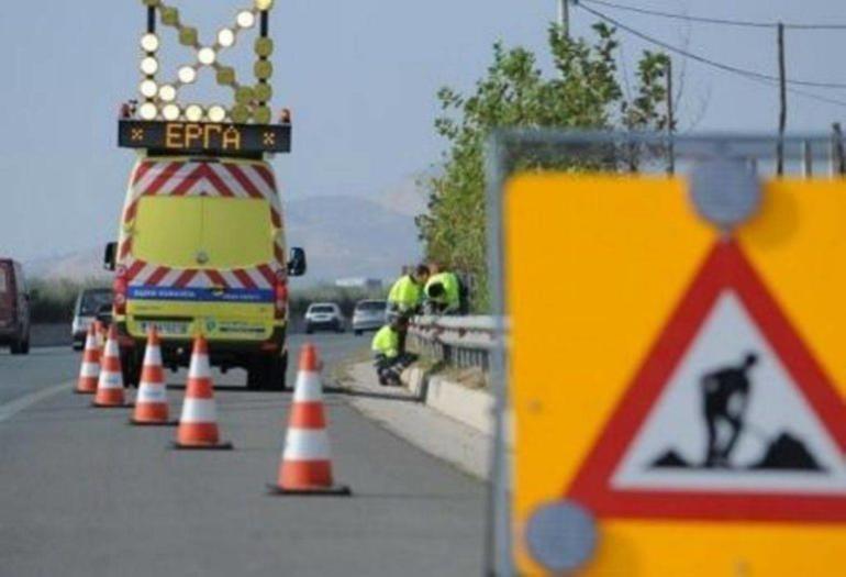 Εργασίες κοπής πρασίνου στην Εθνική Οδό 2 Θεσσαλονίκης - Έδεσσας