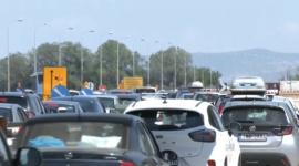 Θεσσαλονίκη: Επιστρέφουν οι εκδρομείς - Οι ουρές στα Μάλγαρα ανοίγουν τις μπάρες στα διόδια