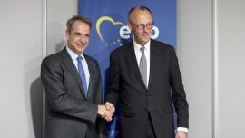 Σήμερα το μεσημέρι συνάντηση Μητσοτάκη με Μερτς στο Βερολίνο