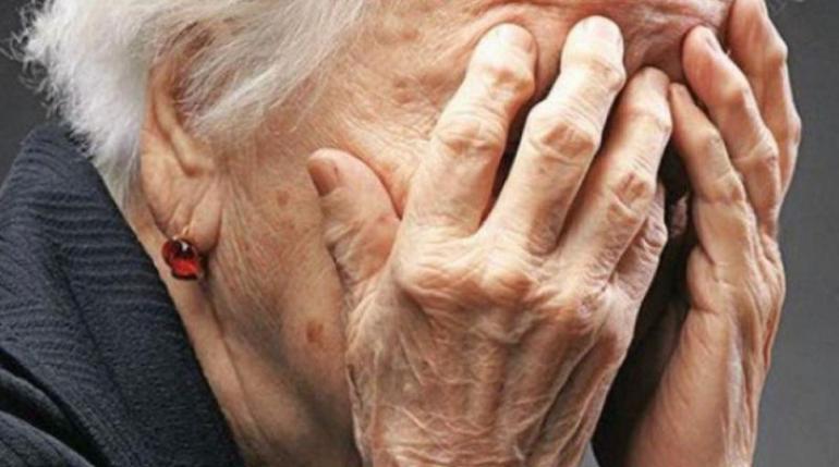 Κρήτη: Επιτήδειοι εξαπάτησαν 90χρονη και της πήραν 15.000 ευρώ - Της είπαν ότι το σπίτι της έχει ραδιενέργεια
