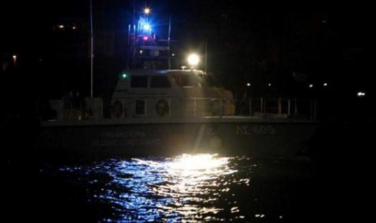 Θεσσαλονίκη: Η ανακοίνωση του Λιμενικού για το σκάφος που προσέκρουσε σε βράχια και βυθίστηκε – Σώοι οι επιβάτες
