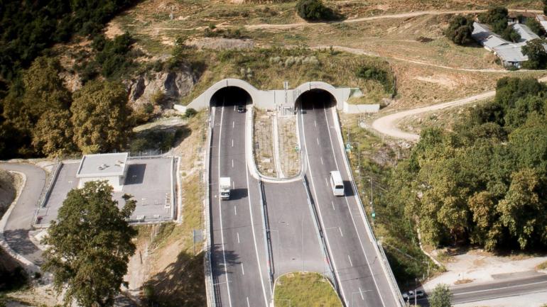 Ουρές οχημάτων πριν τη σήραγγα των Τεμπών λόγω βλάβης του ΑΔΜΗΕ - Εκτροπή της κυκλοφορίας