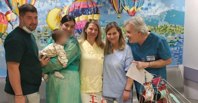 Βγήκε από τη ΜΕΘ το 5 μηνών βρέφος από τη Ζάκυνθο που είχε προσβληθεί από μηνιγγίτιδα: Η ζωή νίκησε τον θάνατο, λέει ο Ηλιάδης