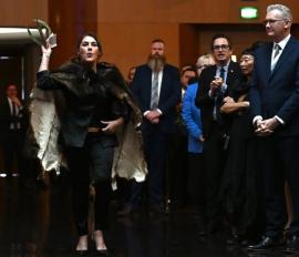 Αυστραλία: Γερουσιαστής έβαλε τις φωνές στον βασιλιά Κάρολο (ΒΙΝΤΕΟ)