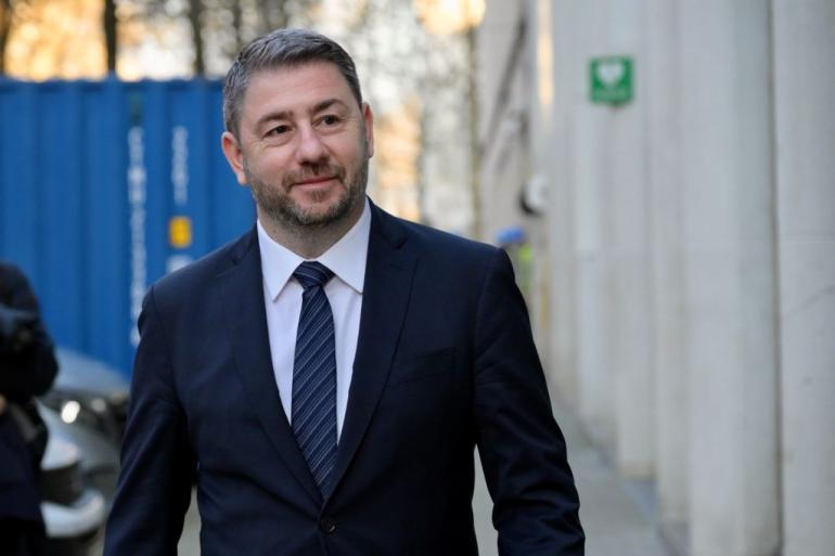 «Η σιωπή είναι συνενοχή»: Ανοικτή επιστολή Ανδρουλάκη σε θύματα του Predator για να προσφύγουν στη Δικαιοσύνη