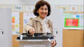 Καθαρή νίκη της υποψήφιας του αντιπολιτευόμενου VMRO-DPMNE στον α` γύρο των προεδρικών εκλογών στη Β. Μακεδονία