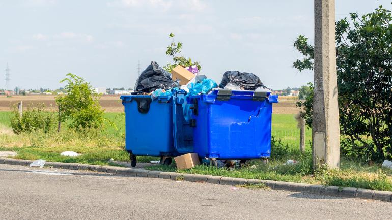 Καλαμαριά: Μην πετάτε στους μπλε κάδους