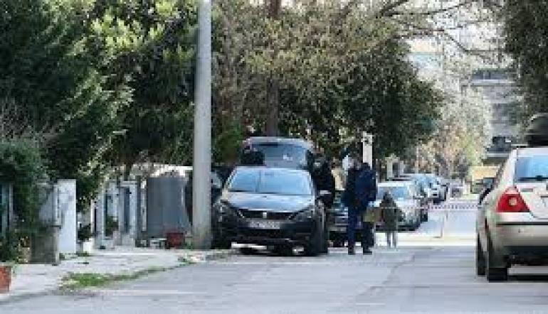 Καλαμαριά: Ιατροδικαστής στο σημείο δολοφονίας του 20χρονου