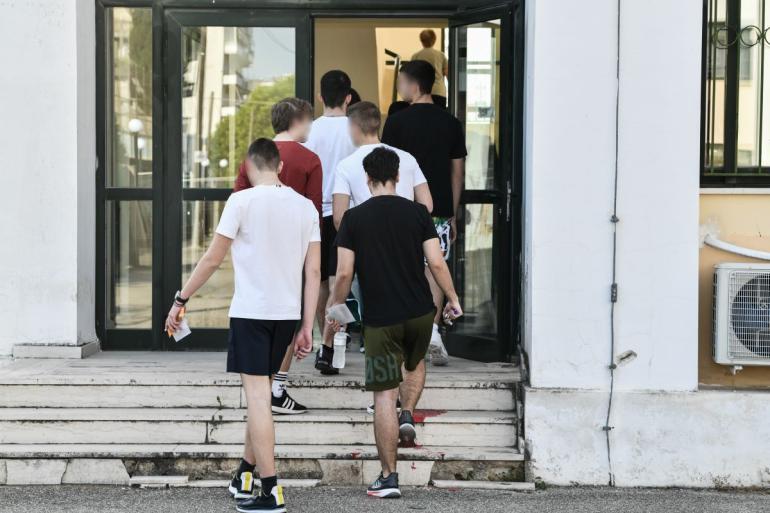 Θεσσαλονίκη: Ποινική δίωξη στον 16χρονο που έσβησε τσιγάρο στη πλάτη 13χρονου σε προαύλιο σχολείου