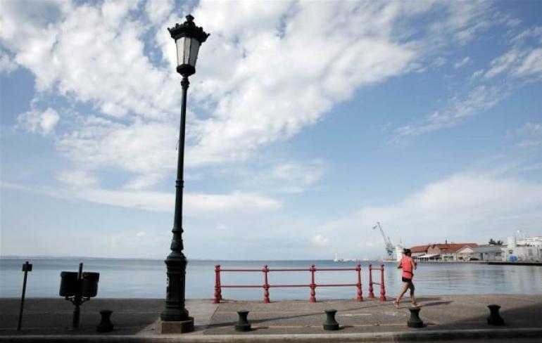 Χαλάει ο καιρός με βροχή και νοτιάδες