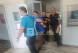 Ένταση στα δικαστήρια του Βόλου: Πέταξαν κεφτέδες εναντίον του 50χρονου που χτύπησε 26χρονο με τρακτέρ