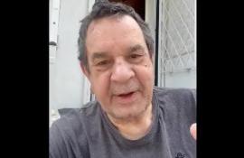 Ο Σταμάτης Σπανουδάκης υπέστη ελαφρύ εγκεφαλικό – Το ανακοίνωσε ο ίδιος μέσω βίντεο
