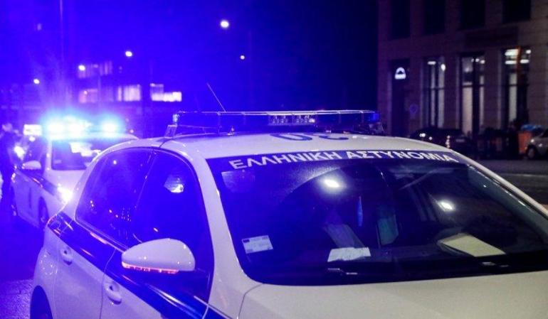 Άγιος Παντελεήμονας: Άγνωστοι γάζωσαν καφετέρια μέσα από αυτοκίνητο με υποπολυβόλο, τραυματίστηκε ένα 10χρονο κορίτσι