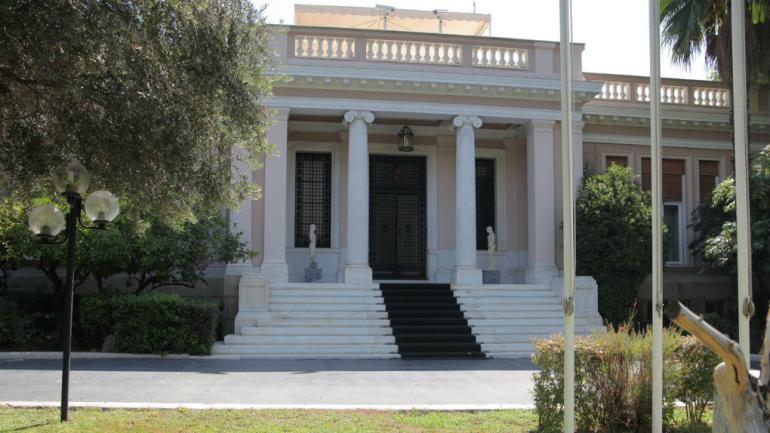 Ποιοι θα πουν τα κάλαντα της Πρωτοχρονιάς σήμερα στον Πρωθυπουργό και τους πολιτικούς αρχηγούς