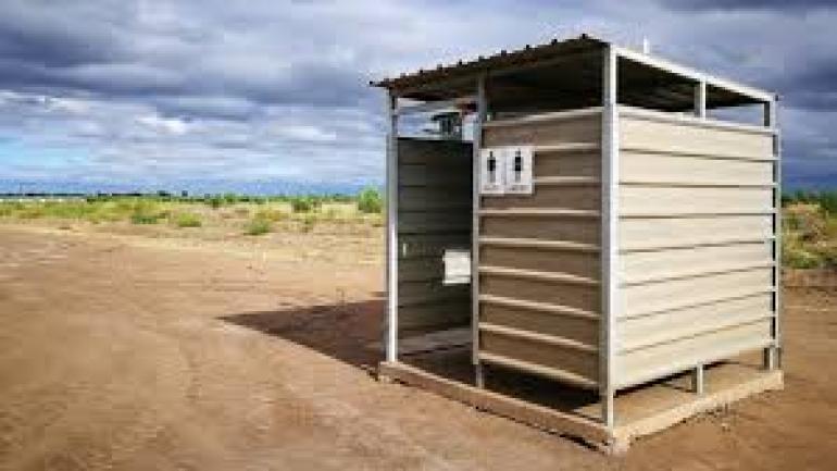 Γυναίκα στην Αυστραλία εγκλωβίστηκε για ώρες μέσα σε λάκκο με λύματα όταν κατέρρευσε η τουαλέτα που χρησιμοποιούσε