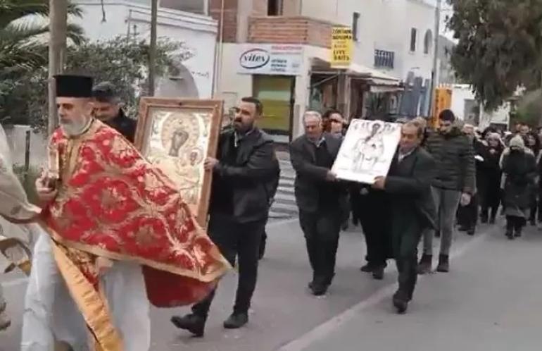Λιτανεία στη Σαντορίνη για τους σεισμούς (VIDEO)