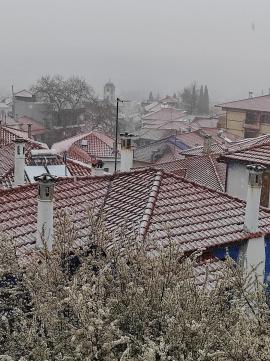 Πυκνό χιόνι στη Χαλκιδική -  Δείτε βίντεο