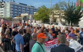 Θεσσαλονίκη: Οι υγειονομικοί ζητούν ενίσχυση του ΕΣΥ – “Βλέπουμε φιέστες και όχι προσωπικό”