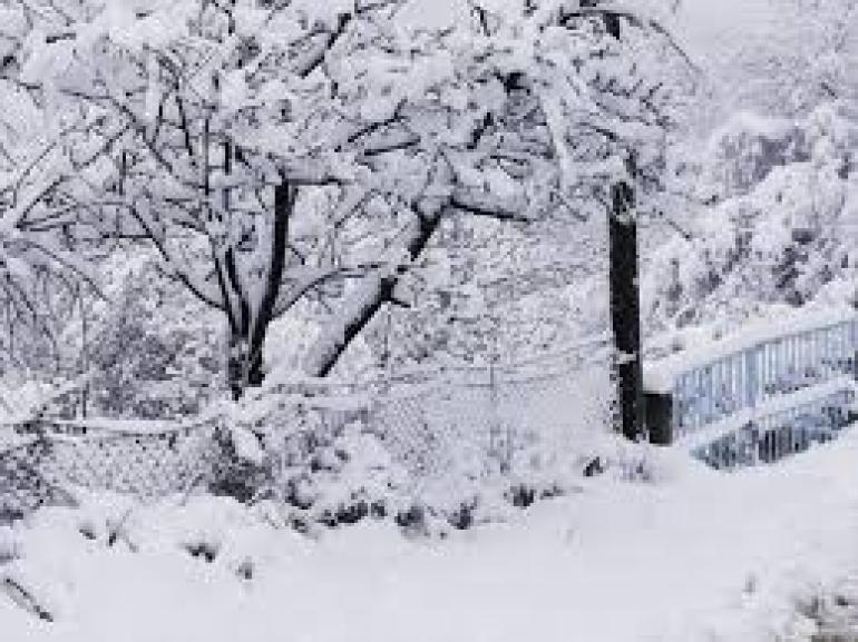 Χιόνια στα προάστια της Θεσσαλονίκης