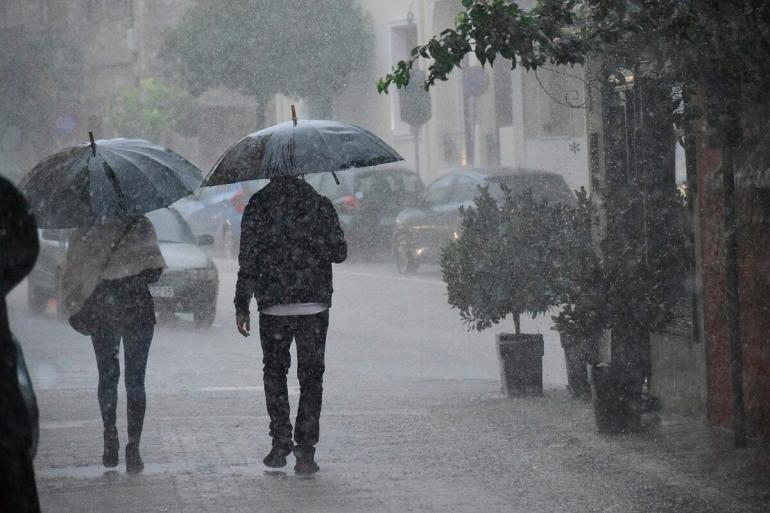 Πού θα έχει σήμερα καταιγίδες, βροχές, χιόνια-Το νέο έκτακτο της ΕΜΥ