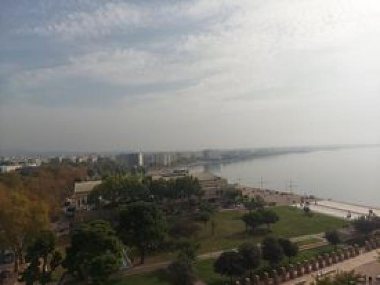 Λίγες νεφώσεις κατά διαστήματα αυξημένες στη Θεσσαλονίκη