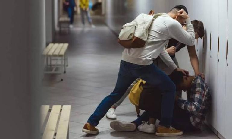 Πεύκα: Ψυχολόγους και κοινωνικούς λειτουργούς ζητούν οι γονείς με αφορμή το νέο περιστατικό ενδοσχολικής βίας