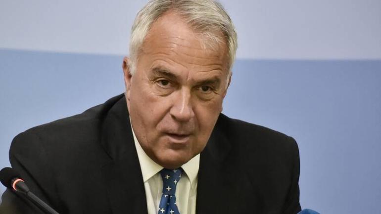 Ο Μάκης Βορίδης δεν ψηφίζει το νομοσχέδιο για τα ομόφυλα ζευγάρια – Δεν αποκλείει παραίτηση