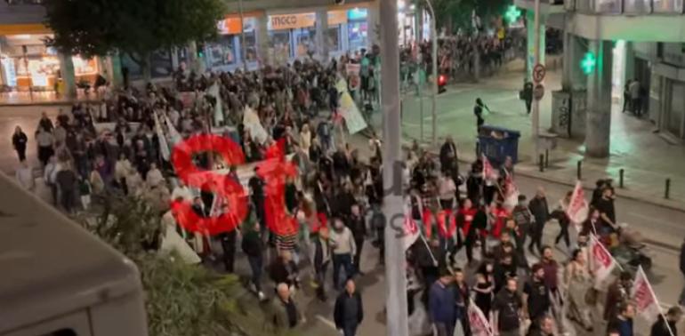 ΤΩΡΑ - Θεσσαλονίκη: Πορεία διαμαρτυρίας από μέλη του ΠΑΜΕ και εργατικών σωματείων με αφορμή την επίσκεψη Ρούμπιο (ΒΙΝΤΕΟ)