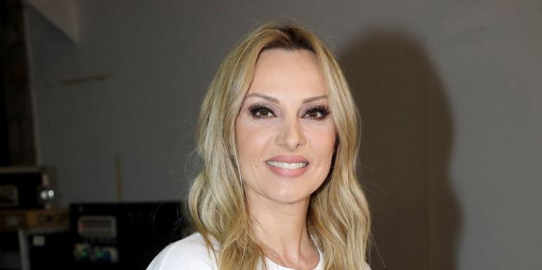 Πέγκυ Ζήνα για Μαρινέλλα: Με μάλωνες και όταν δάκρυζα με έκανες αμέσως να γελάω, ήσουν μάνα για όλους