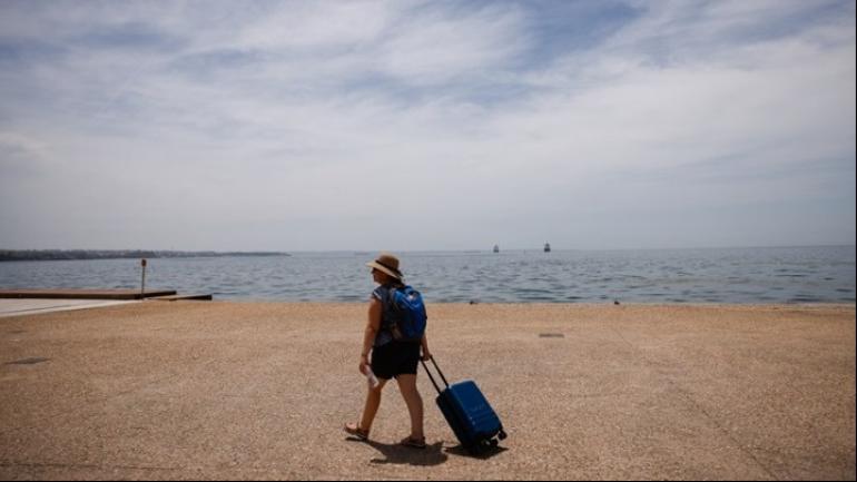 Επιμένει το κύμα καύσωνα με θερμοκρασίες έως 42 βαθμούς