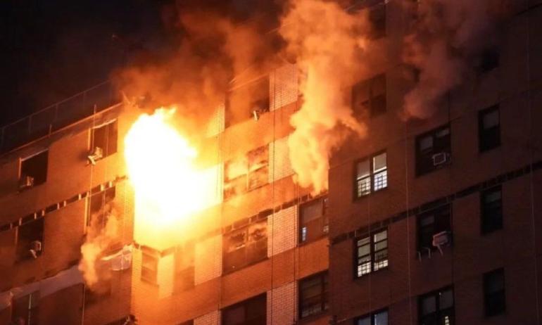 ΗΠΑ: Μεγάλη φωτιά σε πολυκατοικία στο Μπρονξ - Φόβοι για πολλούς νεκρούς