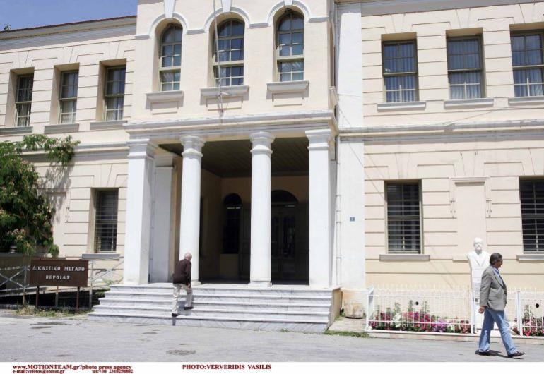 Βέροια: Στο αυτόφωρο ζευγάρι για επεισόδιο σε ΔΥΠΑ