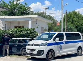 Έγκλημα στο Αίγιο: Βρέθηκε μπλούζα του 65χρονου με πιθανές κηλίδες αίματος, έφερε αμυχές στα χέρια του