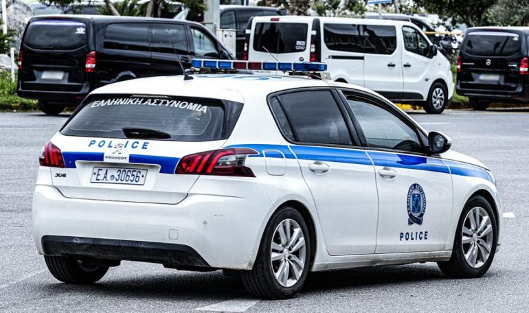 Θεσσαλονίκη: Στη φυλακή νεαρός που απειλούσε να “ξεκοιλιάσει” τη μητέρα του – Είπε ότι επηρεάστηκε από σειρές στο διαδίκτυο