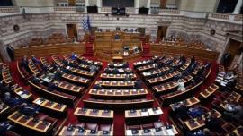 Σε εξέλιξη στη Βουλή η συζήτηση για Εξεταστική για τα Τέμπη - Τοποθετήσεις των ειδικών εισηγητών των κομμάτων