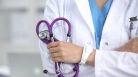 Υπερδιπλασιάζονται οι γιατροί στα Κέντρα Πιστοποίησης Αναπηρίας: Ανοίγουν 700 επιπλέον θέσεις