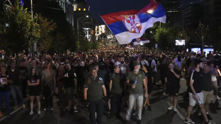 Σερβία: Επεισόδια σε αντικυβερνητικές διαδηλώσεις για πέμπτη διαδοχική νύχτα