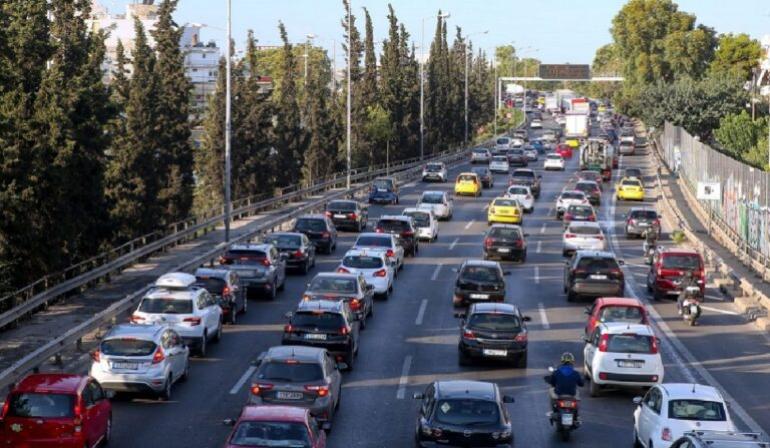 Τέλη κυκλοφορίας με τον μήνα: Τι αλλάζει στις ημερομηνίες και την ακινησία