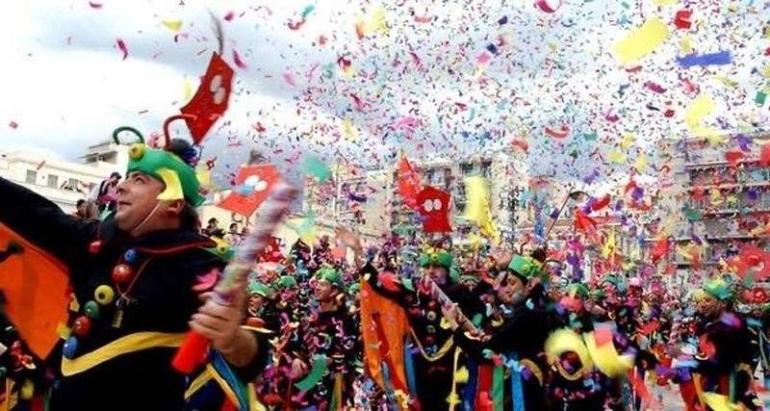 Θεσσαλονίκη: Ετοιμάζεται για την αποκριάτικη συναυλία και τη μεγάλη καρναβαλική παρέλαση