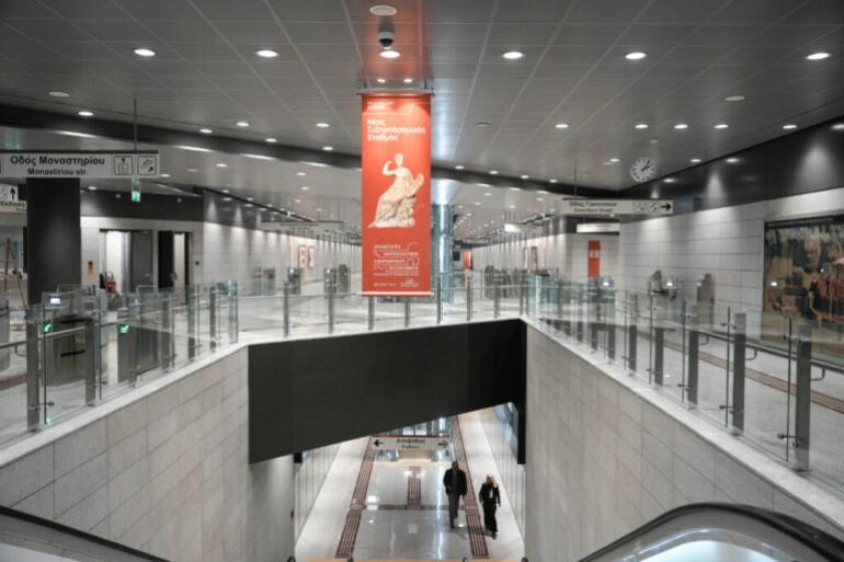 ΒΙΝΤΕΟ: Συρμός ακινητοποιήθηκε στον σταθμό Βενιζέλου