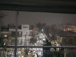 Στα λευκά περιοχές της Θεσσαλονίκης - Ποιοι δρόμοι είναι κλειστοί (φωτό)