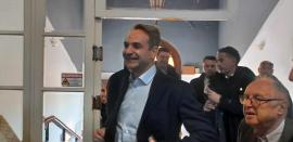 ΒΙΝΤΕΟ-Θεσσαλονίκη: Οι βολές του Μητσοτάκη στην μπασκέτα της ΧΑΝΘ και το συγκινητικό δώρο
